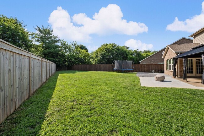 Building Photo - Beautifully Updated 3-Bedroom Home in Fairway Farms with Bonus Room & Fenced Backyard
