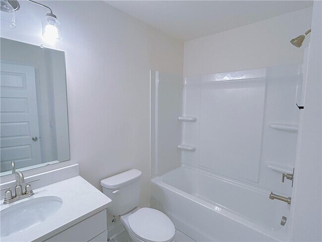 Building Photo - 1297 Ascot Ter