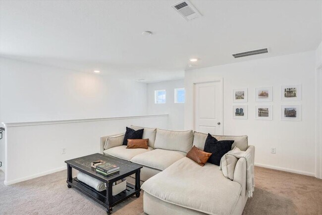 Building Photo - 25919 Chicory Dr