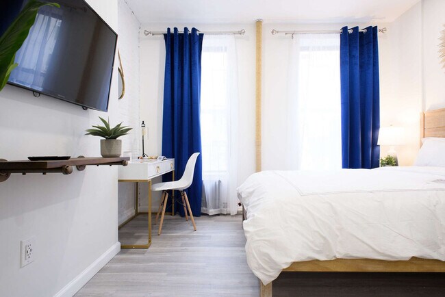 Building Photo - 240e E 75th St