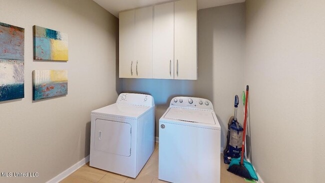 Building Photo - 2060 Beach Blvd