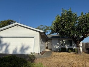 Building Photo - For Rent – Charming 2-Bedroom Home in Rinc...