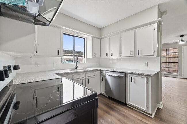 Building Photo - 14030 Cashel Forest Dr