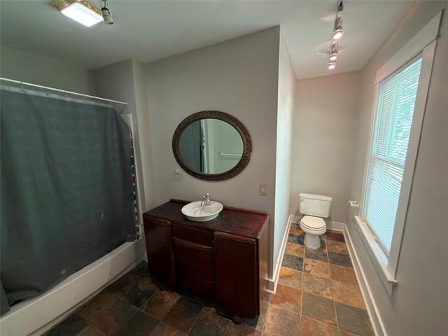 Building Photo - 315 Dalzell St