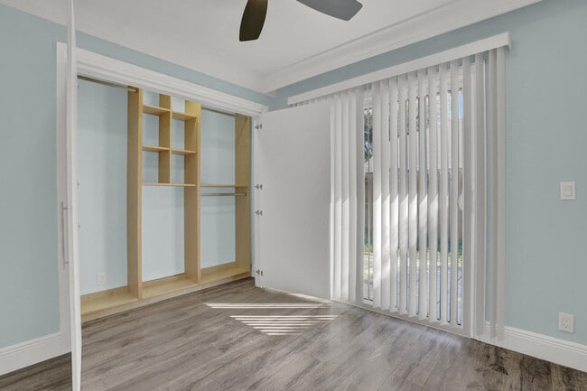 Building Photo - 10548 Boca Entrada Blvd