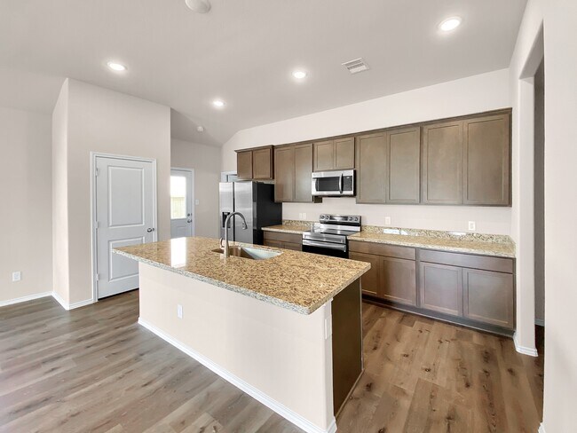 Building Photo - 13067 Clear View Dr