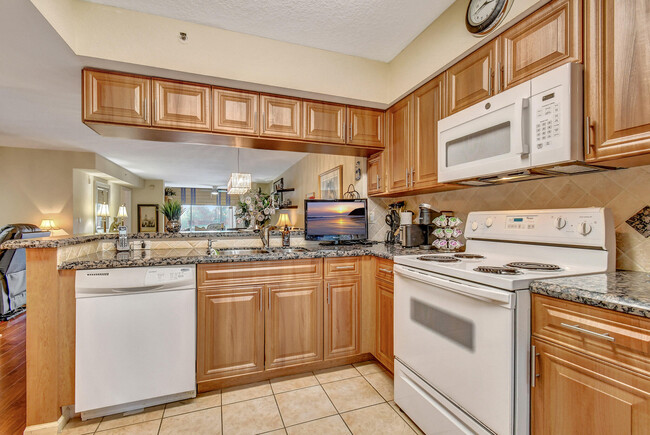 Building Photo - 5842 Crystal Shores Dr