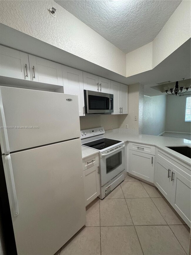 Building Photo - 775 SW 148th Ave