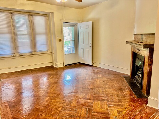 Building Photo - 216 S 46th St
