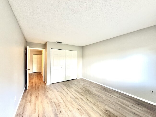 Building Photo - 644 Kenwick Cir