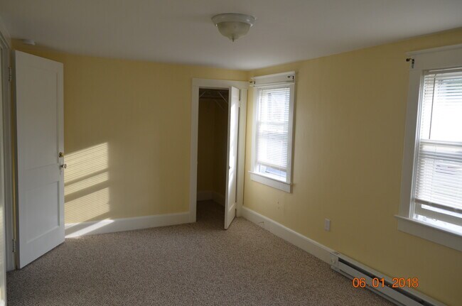 Bedroom - 211 N Washington St