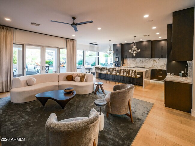 Building Photo - 2024 E Granite View Dr