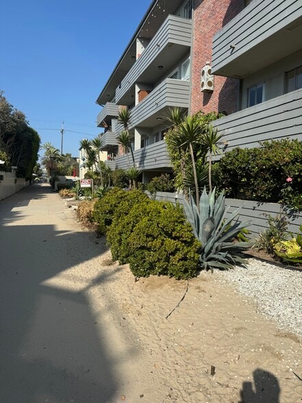 Building Photo - 20 29th Ave