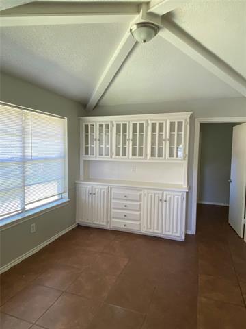 Building Photo - 1033 Rosewood Dr