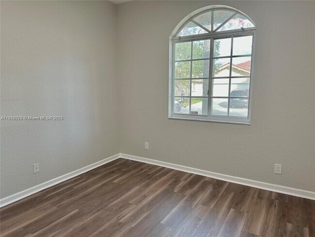 Building Photo - 7611 NW 99th Terrace