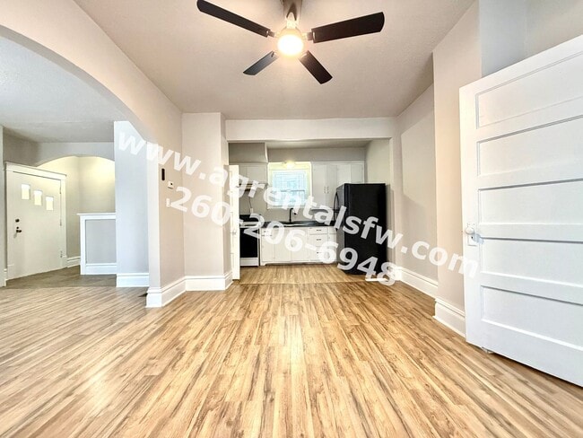 Building Photo - 4 bedroom house