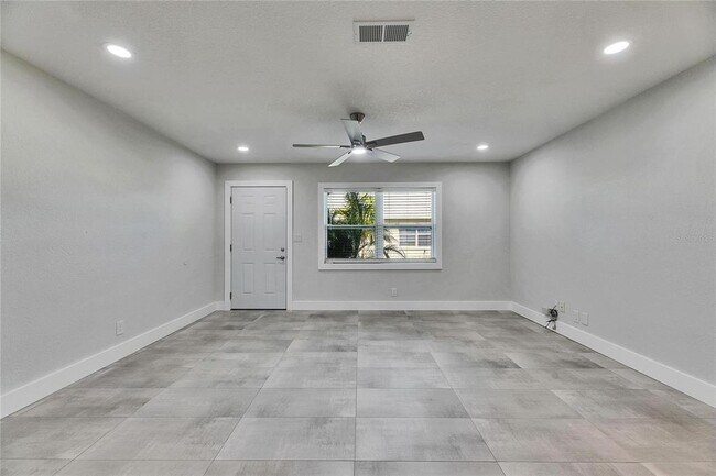 Building Photo - 1025 Apollo Beach Blvd