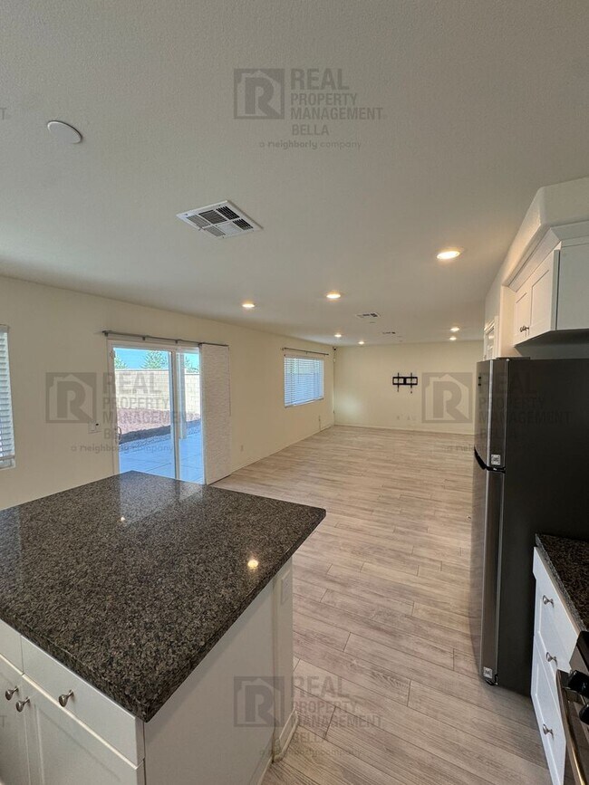 Building Photo - Spacious Corner Lot Home in Desirable Winchester Community – 4 bed + Large Backyard+ Solar!