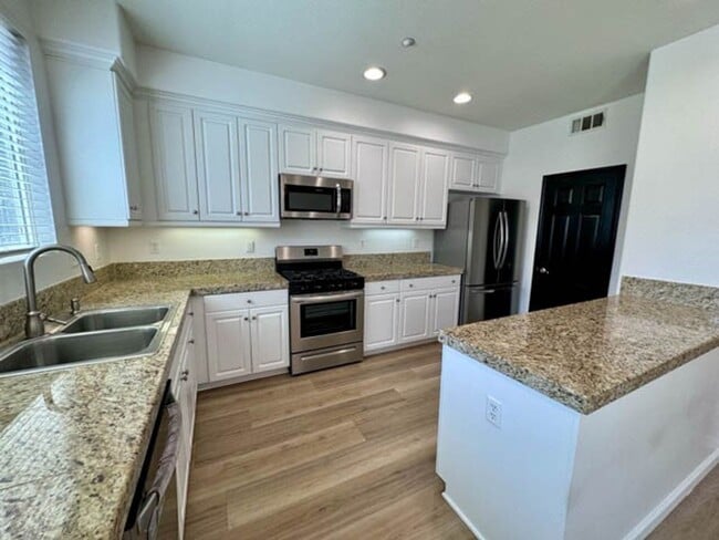 Building Photo - Upgraded 3 bedroom Willow Haven Condo available for LEASE in Murrieta!