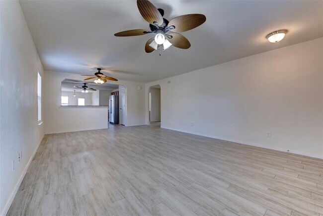 Building Photo - 7906 Yaupon View Dr