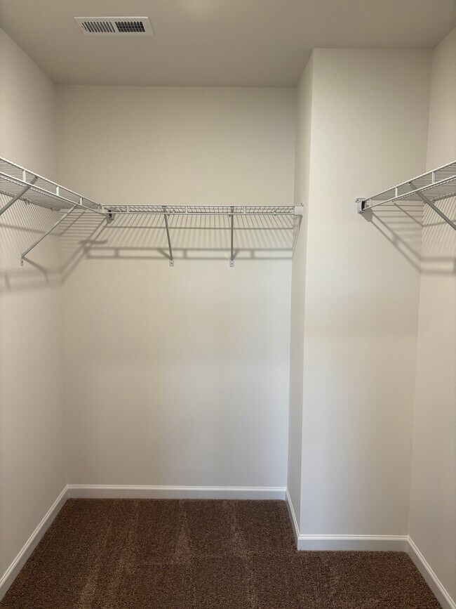 Building Photo - 2721 Yeager Dr NW
