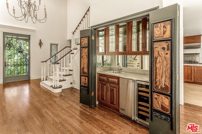 Building Photo - 353 N Gunston Dr