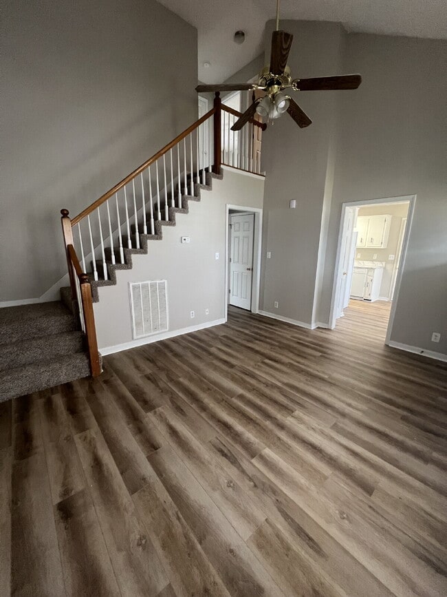 Building Photo - 3440 Sandpiper Dr