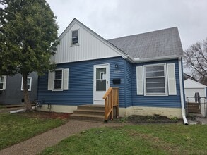 Building Photo - 3439 Cleveland St NE