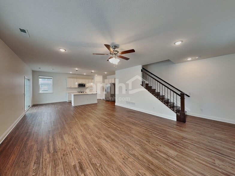 Building Photo - 8465 Northpoint Dr