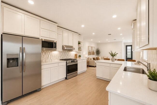 Building Photo - 27439 Sunterra Village Dr