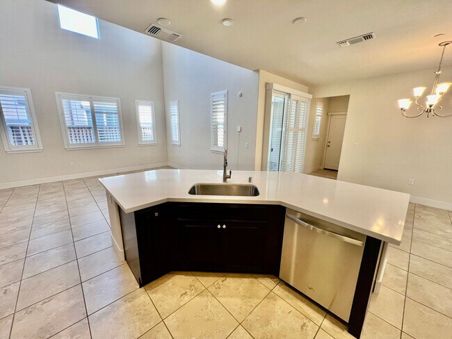 Building Photo - Application Pending! Lovely 4 bedroom 2.5 ...