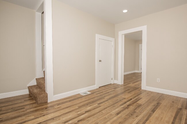 Building Photo - 676 Hanford St