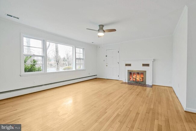Primary Photo - 7324 Braddock Rd
