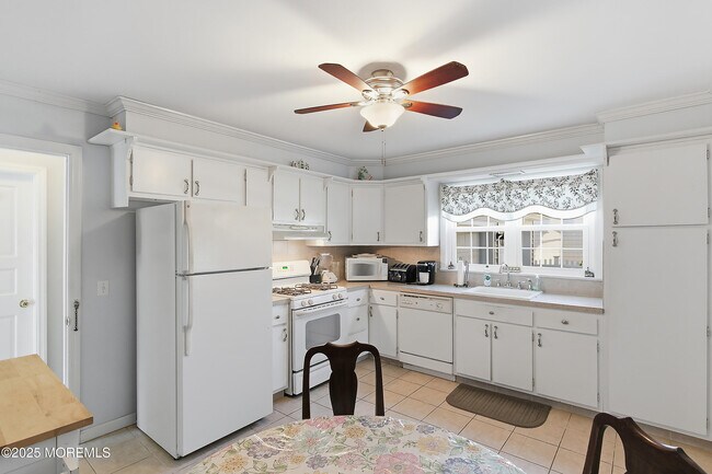 Building Photo - 204 Neptune Pl