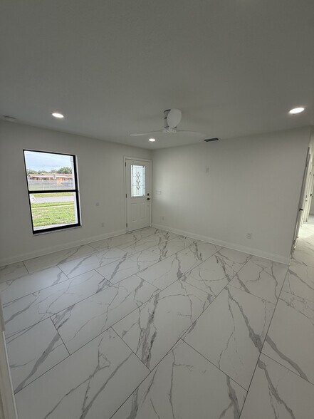 Building Photo - 6521 Alta Monte Dr