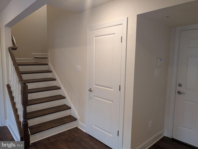 Building Photo - 3922 Rock Spring Dr