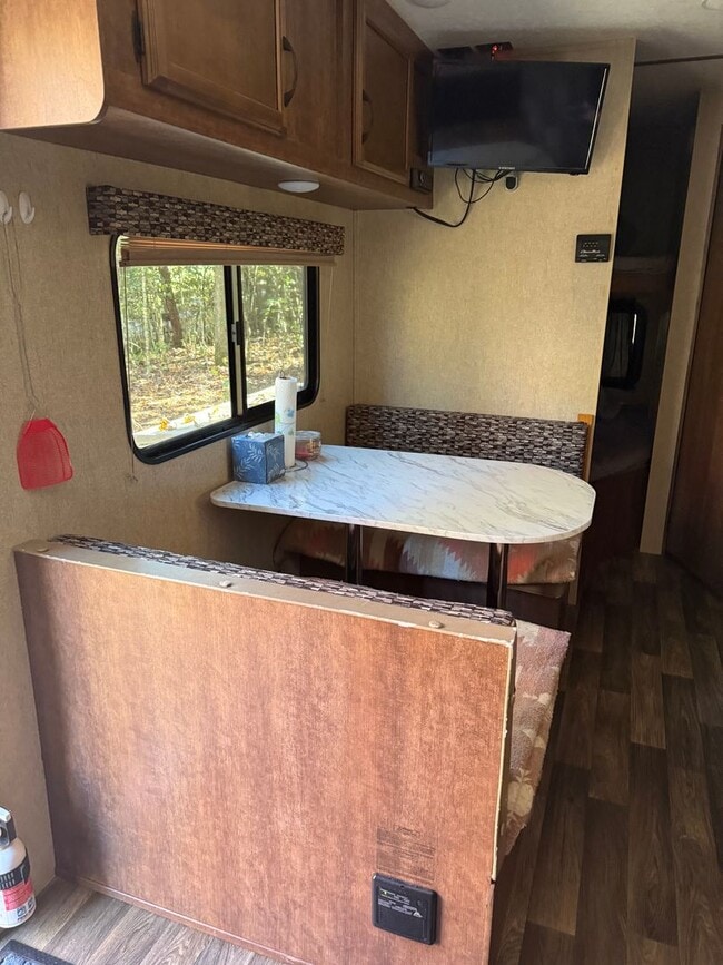Building Photo - 30 Ft. new travel trailer in Quiet Park Like setting