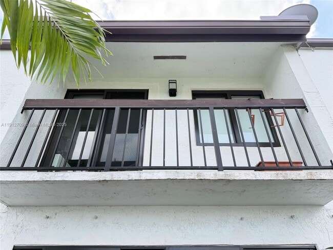 Building Photo - 1271 SW 124th Ct