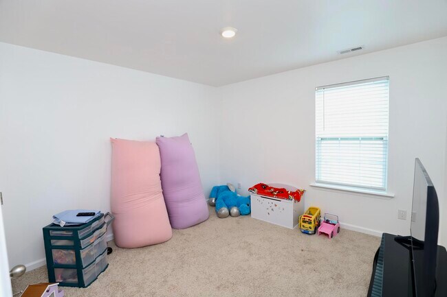 Building Photo - 2037 Elmridge Rd