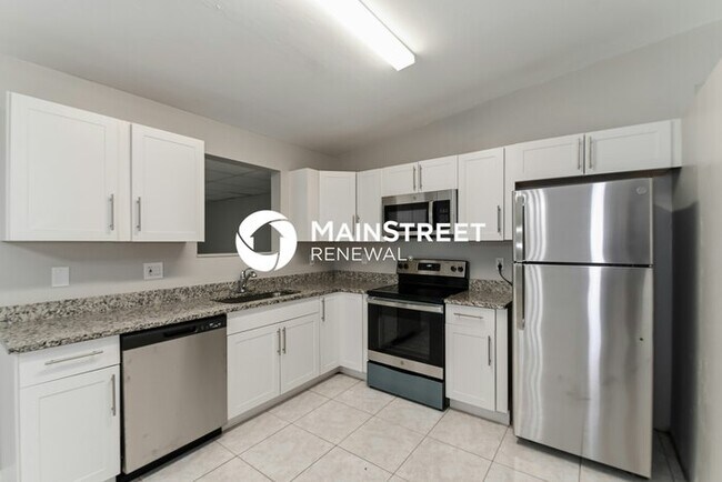 Building Photo - 3 Bedroom Pet-Friendly Home in Cape Coral, FL with Main Street Renewal
