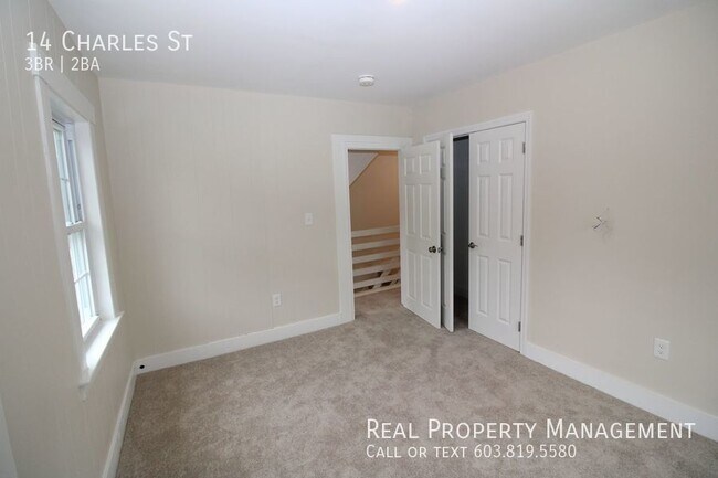 Building Photo - Spacious Large 3-BD apartment located in t...