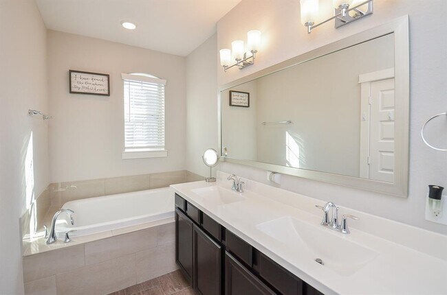 Building Photo - 12538 Holly Blue Ln