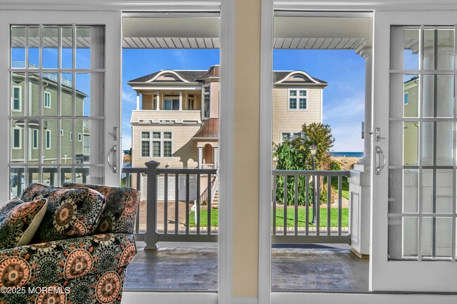 Building Photo - 2 Tradewinds Ln