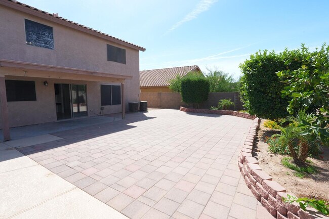 Building Photo - 16182 N 157th Dr