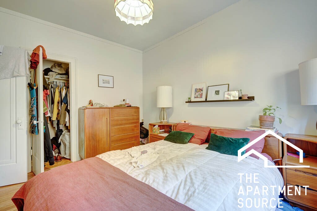 Building Photo - 2842 N Whipple St