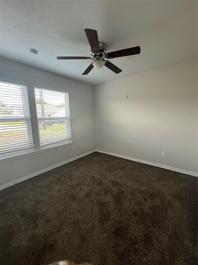 Building Photo - 1077 Fieldstone Dr