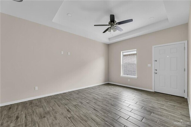 Building Photo - 15 W Mahala Ave