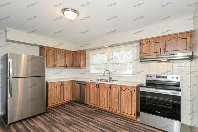 Building Photo - 12050 Mignon Dr