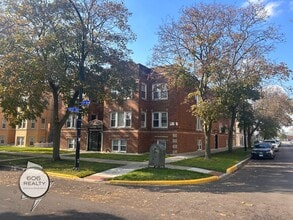 Building Photo - Rehabbed Units in Cicero!