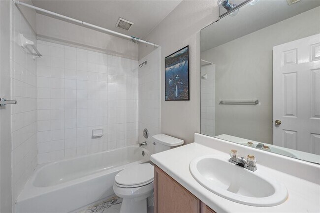 Building Photo - 14716 Lantern Dr